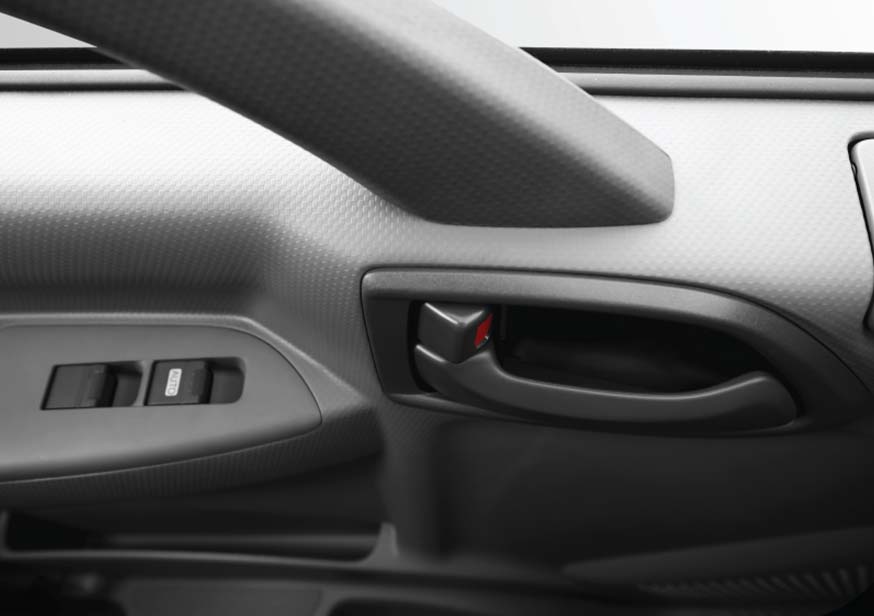 Cửa sổ chỉnh điện và khóa cửa trung tâm